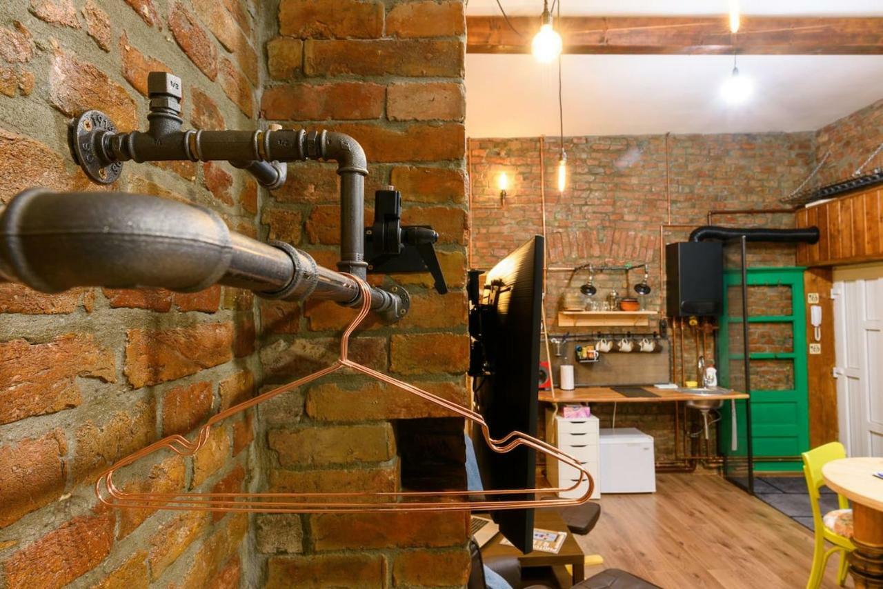 Appartement Studio V - Industrial & Original - Old Town à Cluj-Napoca Extérieur photo